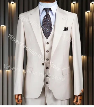 Beyaz Erkek Takım Elbise Zarif Set Lüks Giyim Tasarımcısı Erkek Arkadaşı Slim Fit Erkek Blazer Düğün Töreni Elbise 3 Adet Ceket Pantolon Yelek