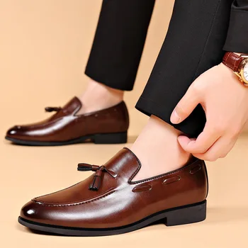 Erkekler Elbise deri ayakkabı üzerinde Kayma Patent Deri Erkek Rahat Oxford Ayakkabı Mokasen Glitter Erkek Ayakkabı Sivri Burun Ayakkabı Erkekler için