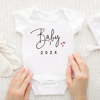 Duyuru Bebek 2024 Yenidoğan Bebek Bodysuits Yaz Erkek Kız Romper Vücut Bebek Gebelik Ortaya Giysileri Eve Gelen Kıyafet