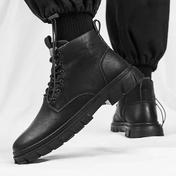 Erkekler Eğlence Yürüyüş Ayakkabısı Yeni Trend Siyah Erkek Motosiklet Botları Açık Yürüyüş deri ayakkabı Rahat Antiskid Erkek yarım çizmeler