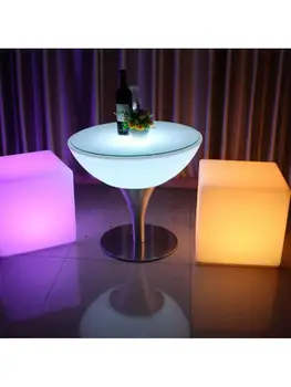 LED bar taburesi ışık küp Boyutu 20cm açık aydınlık mobilya yaratıcı uzaktan kumandalı anahtar kontrol renkli değişen yan tabure