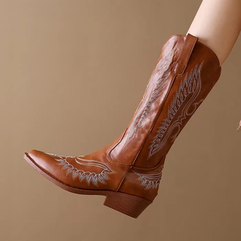 Yeni İşlemeli Kovboy Batı Çizmeler Kadın Sonbahar Cowgirl Sivri Burun Kalın Topuklu Uyluk Yüksek Çizmeler Kahverengi Diz Yüksek Uzun