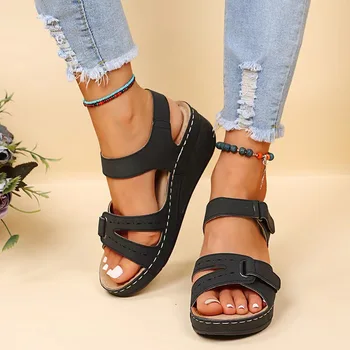2023 Yeni Ayakkabı Kadın Kalın Alt Sandalet Hafif Kadın Ayakkabı Yumuşak Kadın Ayakkabı Ayak Bileği Toka yürüyüş ayakkabısı Sandalias De Mujer