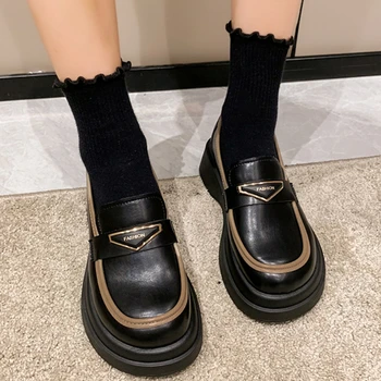 Kadın Ayakkabı Platformu Rahat Kadın Sneakers Flats Yuvarlak Ayak Oxfords Slip-on Loafer'lar Kürk Takunya Yeni Elbise Yaz Siyah Deri