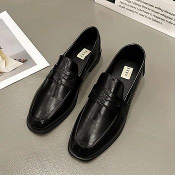 2023 Yeni kadın Düşük topuklu ayakkabılar Siyah Slip-on Düz Renk Yuvarlak Ayak Yüksek Topuklu Kare Topuk Düz rahat ayakkabılar Loafer'lar Kadınlar için
