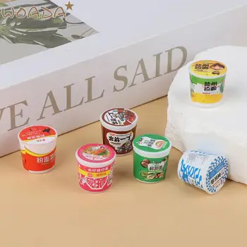 5 adet Dollhouse Minyatür Simülasyon Anlık Erişte Fast Food Modeli Mutfak Oyuncak Aksesuarları renk rastgele Oyuncak Oyna Pretend