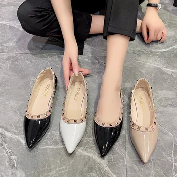 2023 kadın ayakkabısı Gladyatör tek ayakkabı Yıldız Tarzı Marka Metal Perçin Pompaları Deri Tasarımcı Klasik Başak Ayakkabı