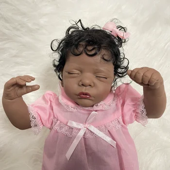 19 İnç Bebe Reborn Romy Hazır Reborn Bebek Bebekler Tam Vücut Siyah Cilt El Yapımı Saç Bukleler Siyah Kız Reborns Hediye Oyuncak