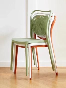 Yeni Ev İskandinav yemek sandalyeleri Modern Minimalist PP Sandalye Oturma Odası İstiflenebilir Plastik Boş Tabureler Стультабелируемые