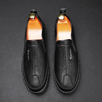 Tasarımcı Marka erkek Loafer'lar Bahar Yeni erkek Hakiki Deri rahat ayakkabılar El Yapımı Tabanı Ofis erkek resmi ayakkabı Kaymaz
