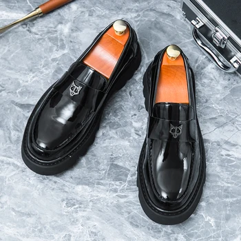 Yeni Moda Kalın Alt erkek Kuaför Ayakkabı 2023 Tüm Maç Deri Erkek bağcıksız ayakkabı Lüks Marka Erkek Rahat Mokasen