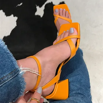Büyük Topuklu ve Tokalı Moda Kadın Sandaletleri Roma Tarzında Ayak Parmağı Klipsleri Artı Boyutu/ Yeni 2023 Geliş