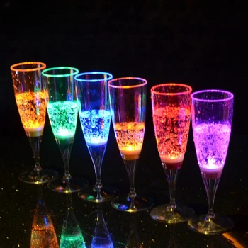 150ml Led Işıklı Kupa Renk Değiştiren bira kupaları Su sensörlü ışık yayan Bardak Neon Parti Glow Drinkware doğum günü hediyesi