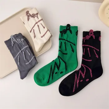 Bahar ve Yaz Harfler Retro Orta Kollu Çorap Kişiselleştirilmiş Moda çizgili çoraplar Trend Yaratıcı Pamuk Çorap Kadınlar için