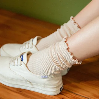 Şeker Pamuk Nefes Kadın Çorap Harajuku Retro Streetwear Katı Siyah beyaz çoraplar Japon Kawaii Sevimli Fırfır Çorap